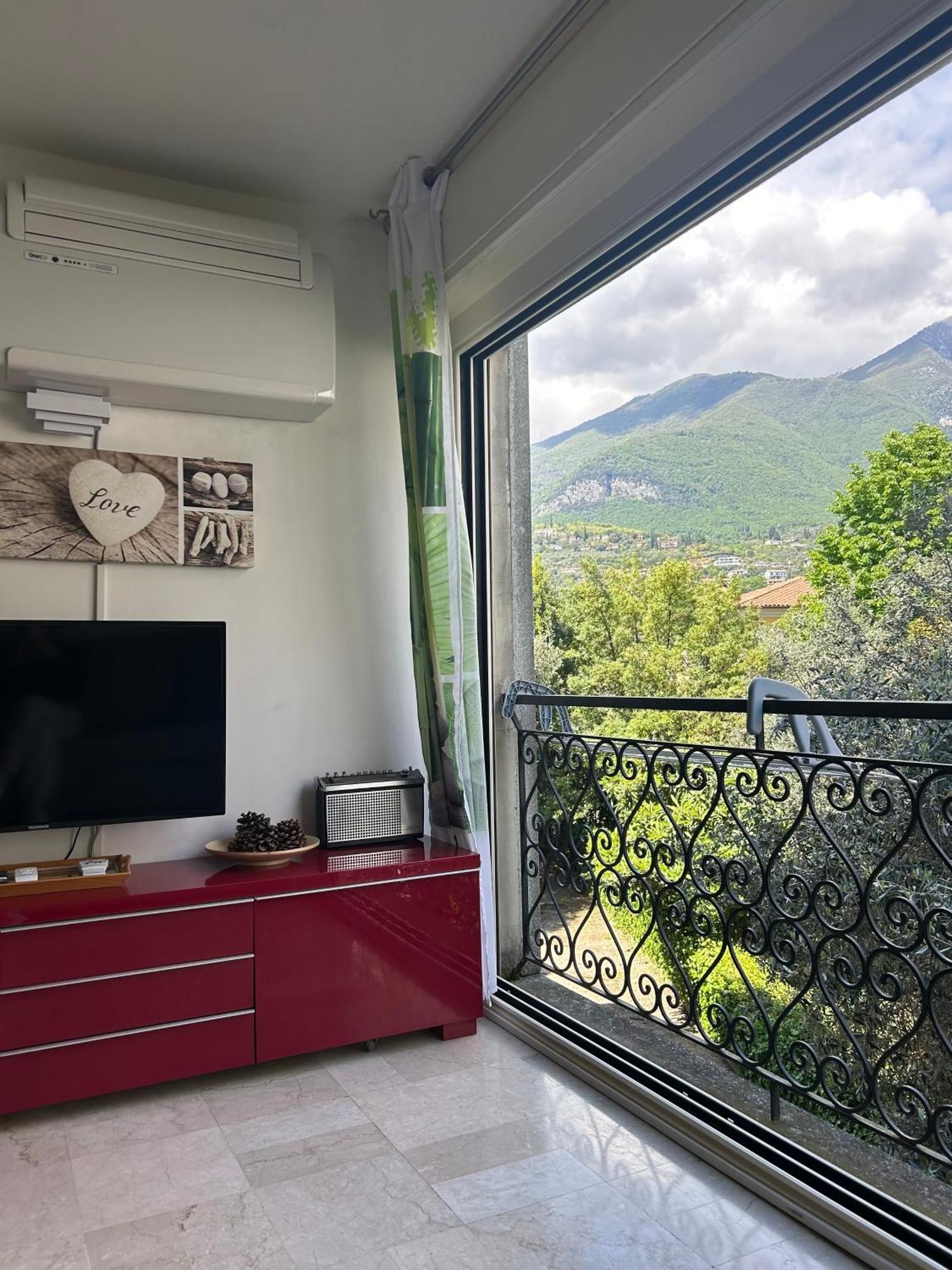 Appartamento Lido 'With Parking Space Included' Toscolano-Maderno Exterior foto