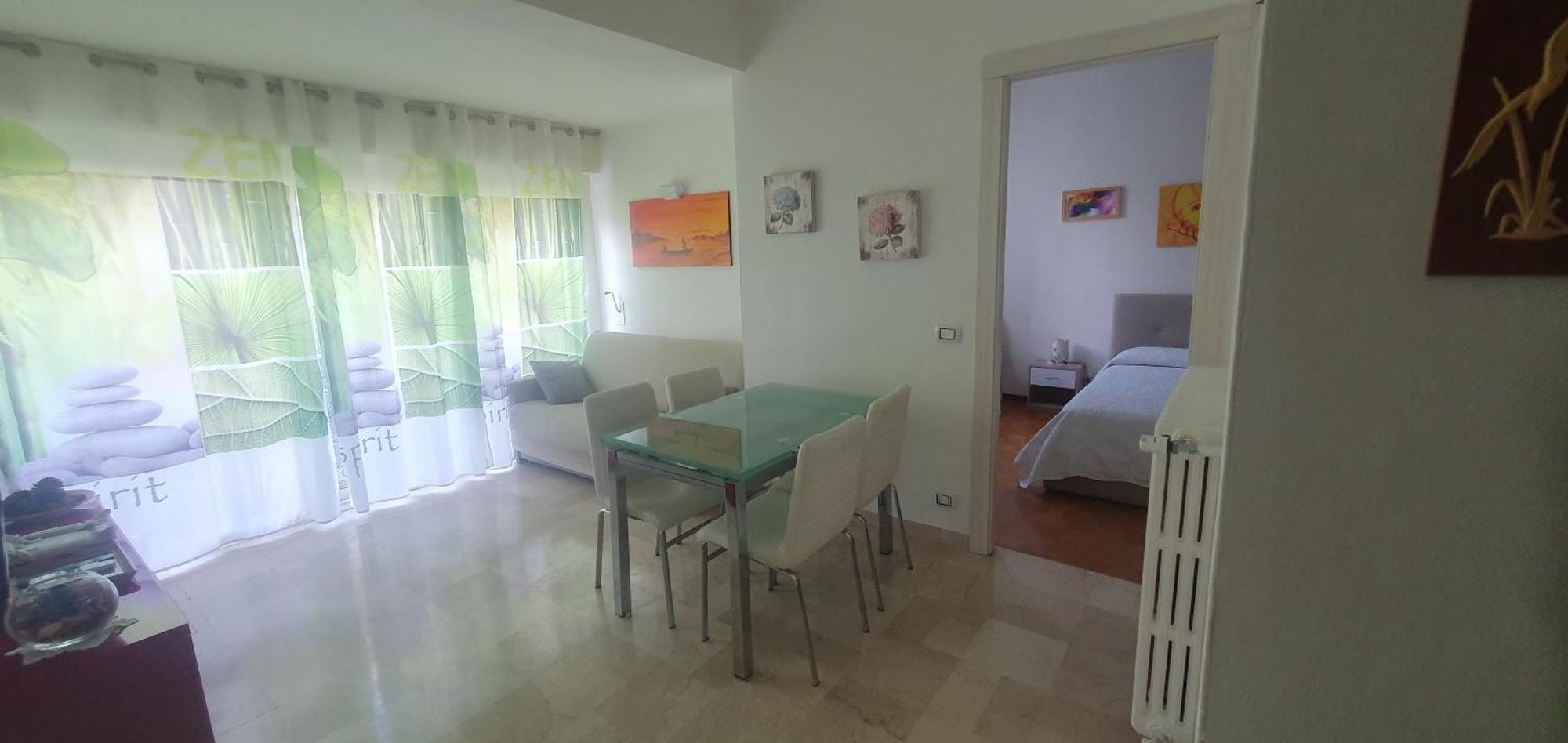 Appartamento Lido 'With Parking Space Included' Toscolano-Maderno Habitación foto