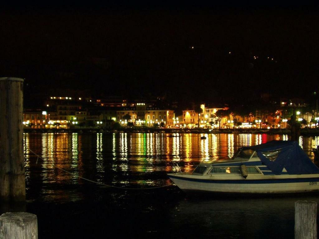 Appartamento Lido 'With Parking Space Included' Toscolano-Maderno Exterior foto