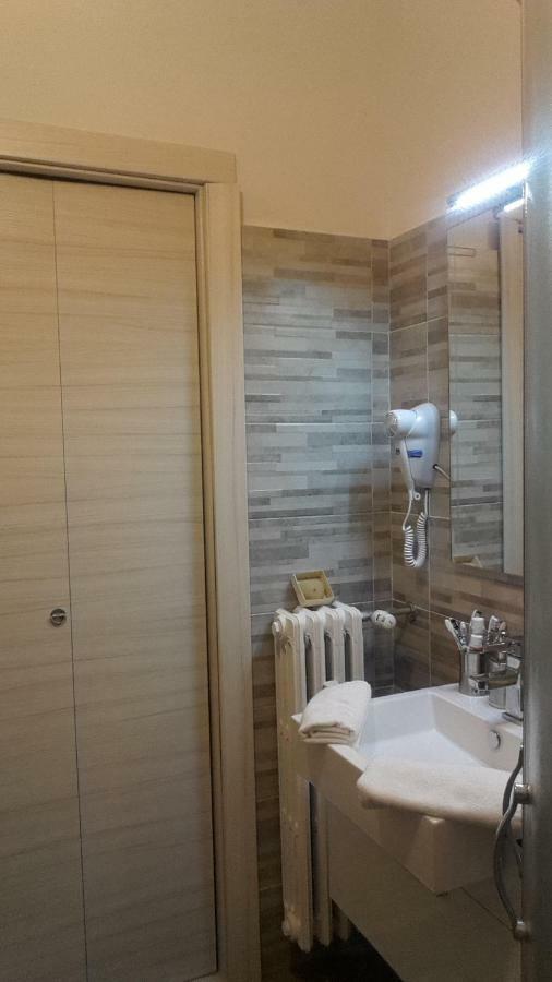 Appartamento Lido 'With Parking Space Included' Toscolano-Maderno Exterior foto